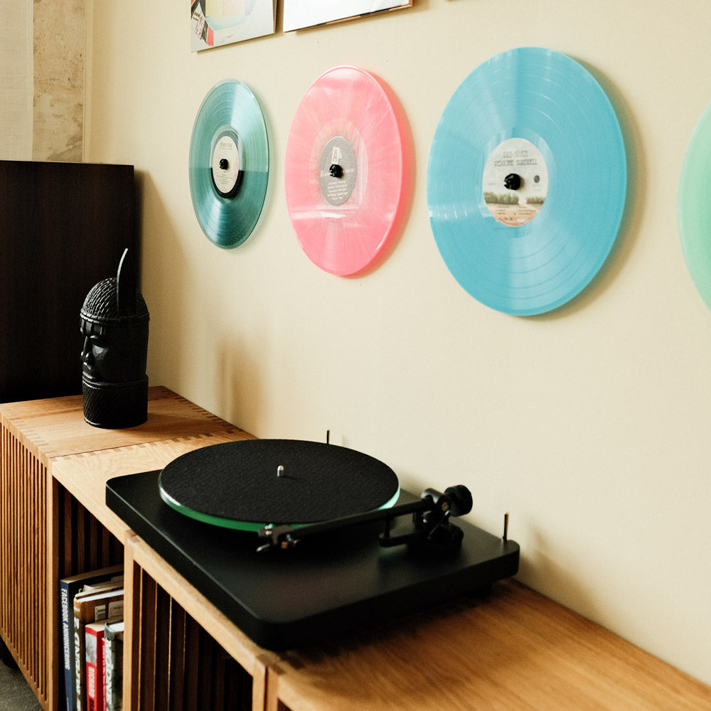 You can display beautiful colored vinyl records with the Adapter